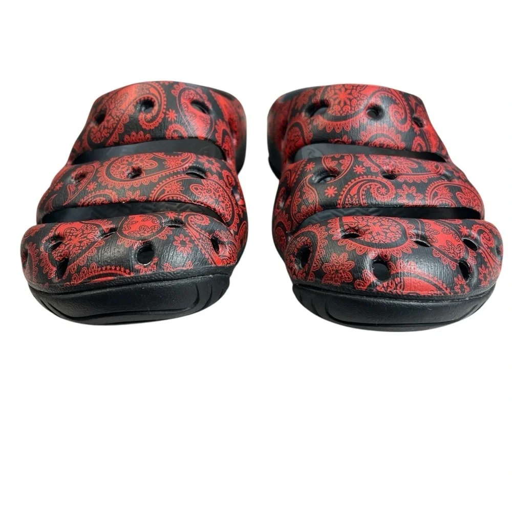 Keen Yogui Arts Clogs Sandals in Rip City Paisley (Red/Black) Pattern Size M7/W9
